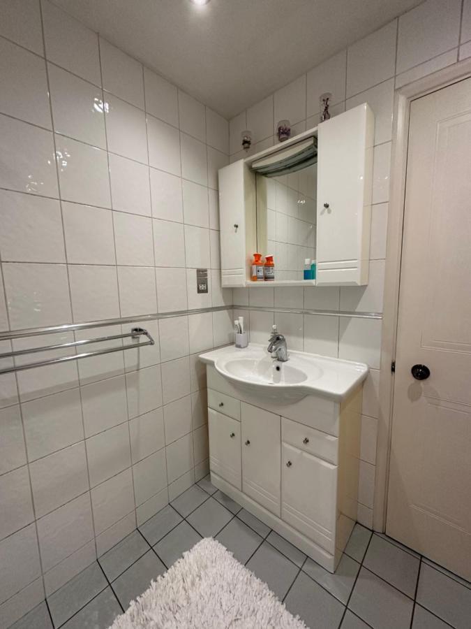 Cozy Private Room For Single Use London Exterior photo