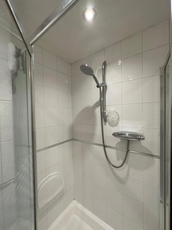 Cozy Private Room For Single Use London Exterior photo